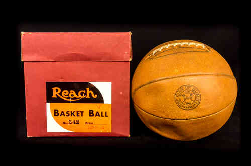 Reach Young Star Lace-Up Basket Ball No 242 in Box